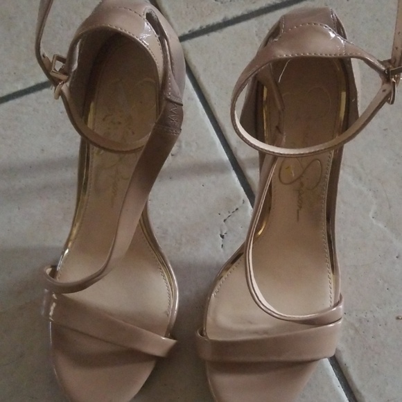 Heels - Picture 2 of 3